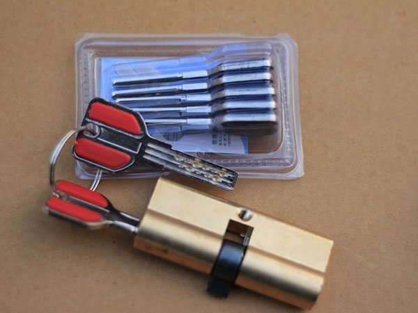 坡头24小时上门开锁公司