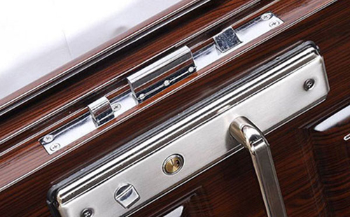 坡头24小时上门开锁公司